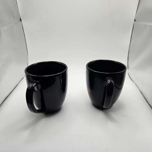 2 Planet Hollywood Mugs Toronto and Montreal small flaw on both mugs - Picture 4 of 9